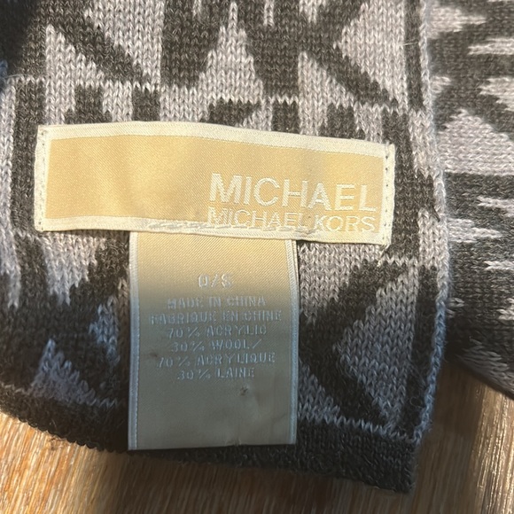 Michael Kors neck scarf - Picture 2 of 4
